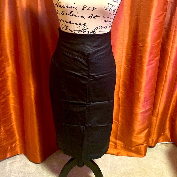 Dazz Black Skirt – Size L - Picture 2 of 5